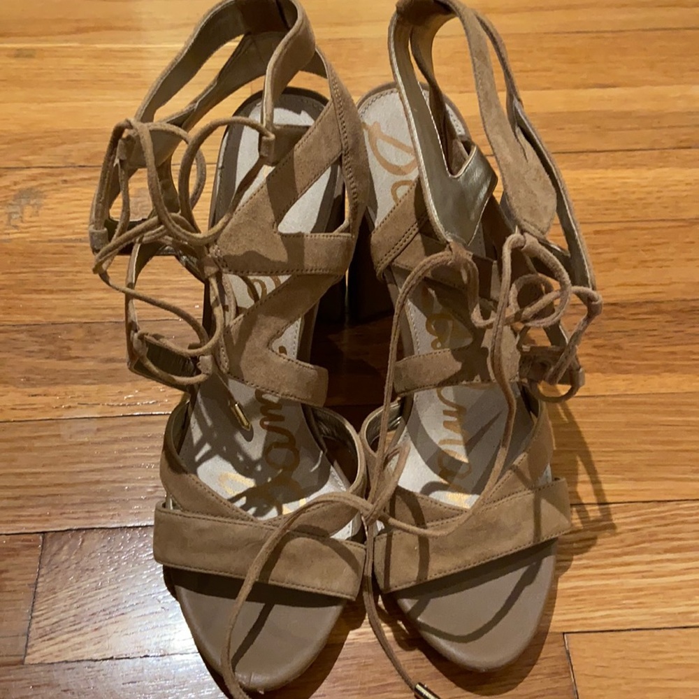 SAM EDELMAN STRAPY BLOCK HEEL